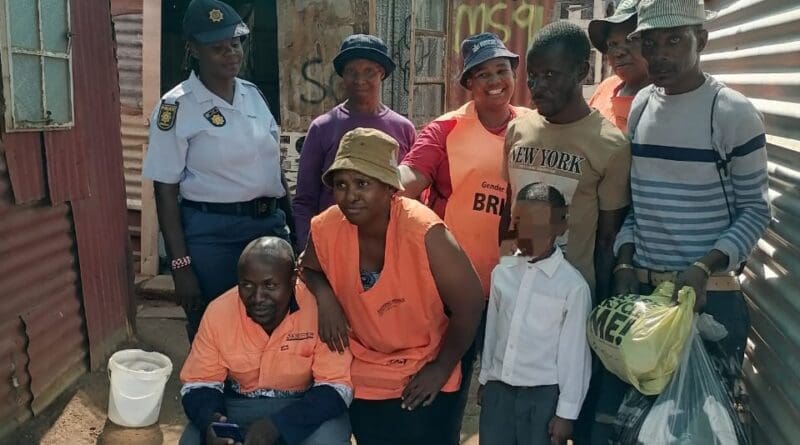 SAPS and community join forces to aid Silahliwe families