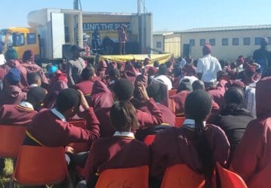 De Deur SAPS formed part of a resounding campaign event aimed at encouraging learners at New Hope Secondary School to report crime De Deur SAPS formed part of a resounding campaign event aimed at encouraging learners at New Hope Secondary School to report crime