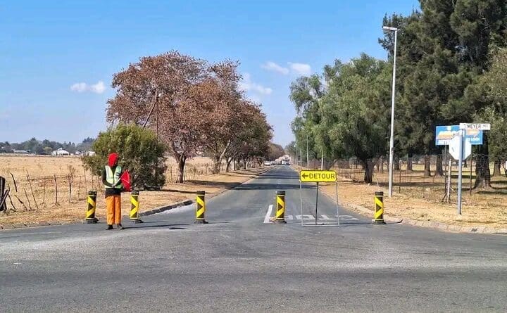Road repairs underway in Golf Park Road repairs underway in Golf Park