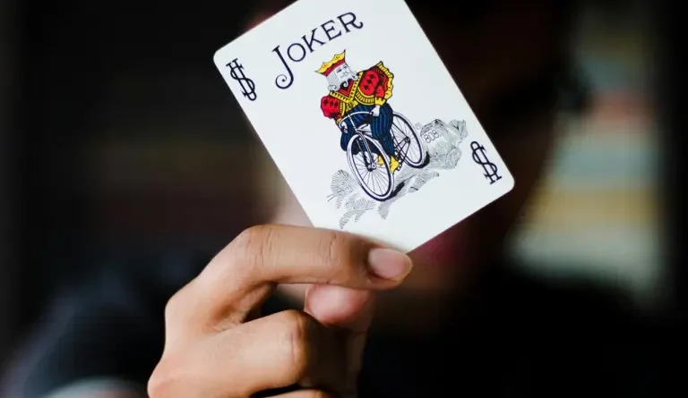 Click, scroll, lose – odds stacked against students who bet online